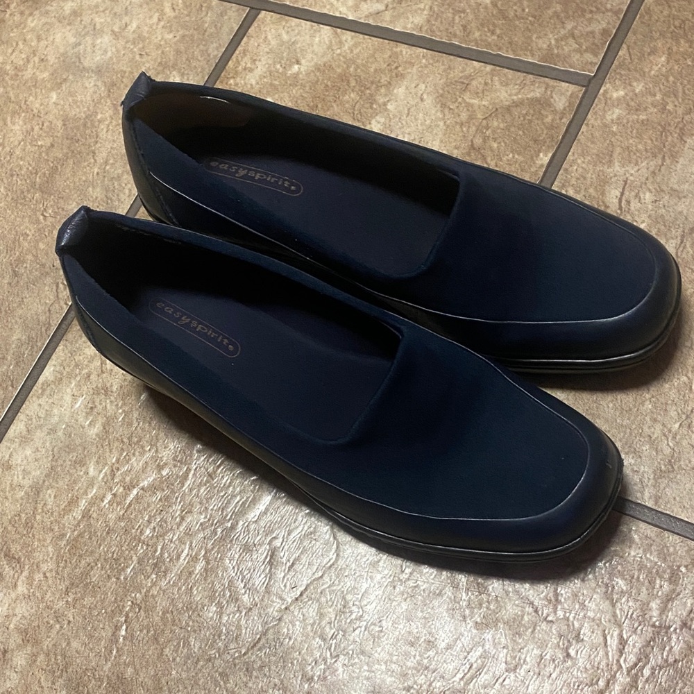 Easy Spirit Women’s Navy Slip-On Leather Loafers 7-7.5 Office Casual Academia